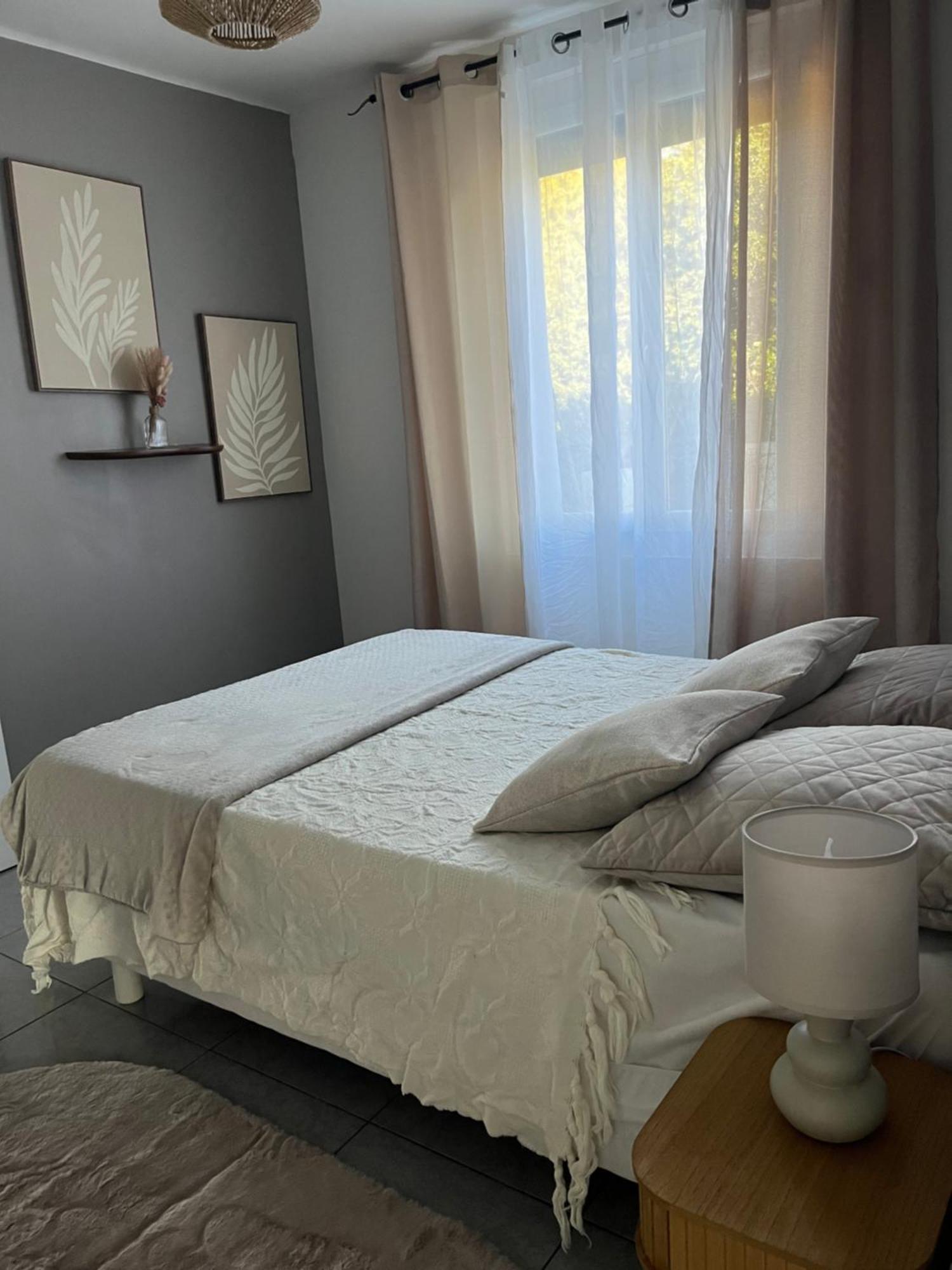 Villa Climatise Avec Piscine Et Jacuzzi Carpentras Exterior foto